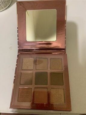 Nine-Pan Neutral Brown Eyeshadow Palette – Warm Brown Shades